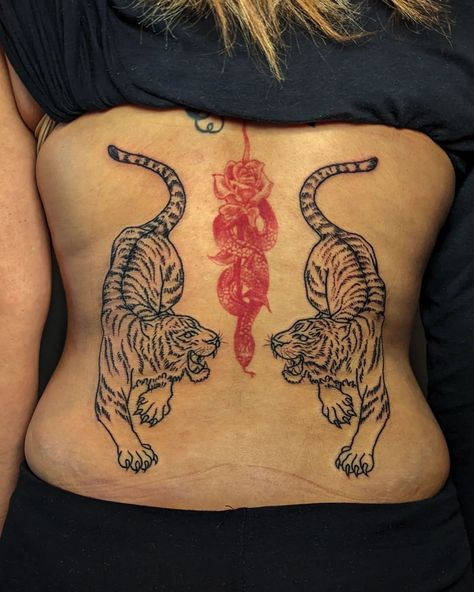 Two lovely symmetrical back tigers for Nikki! Thank you so much 🐅 (red snake by another artist!) Symmetrical Tattoo, Red Snake, Tiger Tattoo, Mini Tattoos, Back Tattoo, Thank You So Much, Tigers, Tatting, Piercings