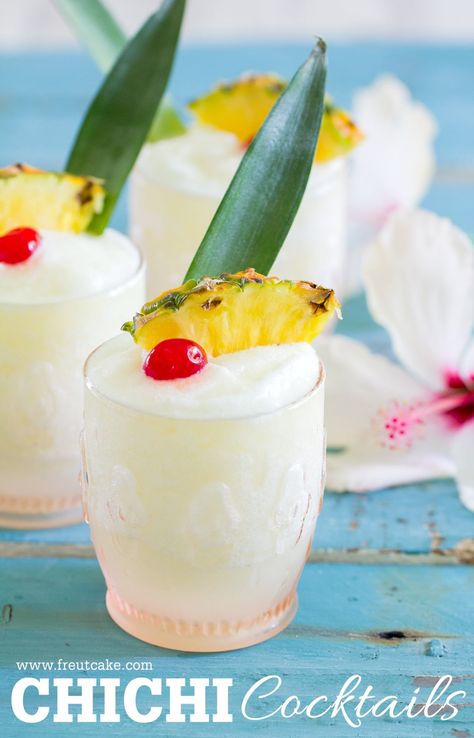 Banana Cocktails, Cinco De Mayo Recipes, Blended Cocktail, Pina Colada Recipe, Maraschino Cherries, Cooking Recipes Healthy, Dawn Of Justice, Halloween Cocktails, Blue Curacao