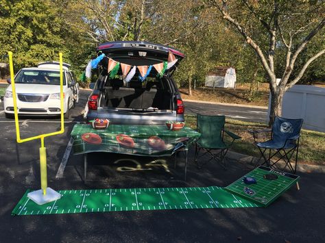 Football Trunk Or Treat, Football Halloween Costume, Church Trunk, Trunker Treat Ideas, Football Ideas, Harvest Fest, Football Themes, Halloween Party Diy, Trunk Or Treat