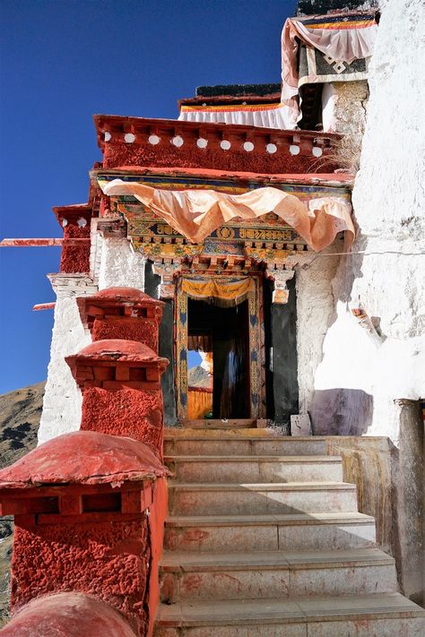 Monte Everest, Meditation Retreat, Lhasa, Destination Voyage, Ancient Temples, Sacred Places, Bhutan, Travel Inspo, Tibet