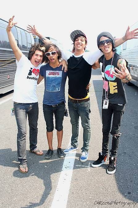 pubecsent-drama-queen: “Fetus Pierce The Veil is what I live for ” Kellic Quentes, Jaime Preciado, Tony Perry, Pop Punk Bands, The Amity Affliction, Falling In Reverse, Of Mice And Men, Scene Girls, When You Smile