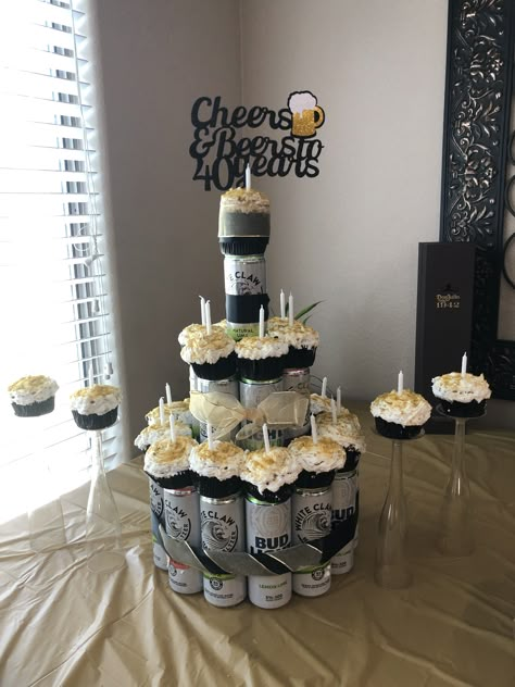 2020 gift idea! Beer Cupcake Tower, Beer Cake Tower, Beer Cupcakes, Cricket Cake, Birthday Beer Cake, 21st Birthday Themes, 50th Birthday Centerpieces, 21st Cake, 21st Birthday Cakes