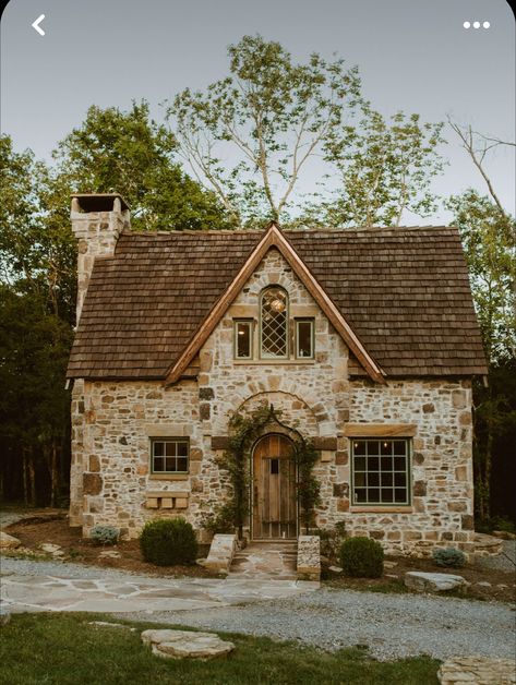 Fairytale Houses Exterior, Fairytale Stone Cottage, Stone Cottages Exterior, Cottage With Courtyard, Cottage House Inspo Exterior, Fairytale Tiny House, Story Book Homes, Wedding At House, Fairytale Cottage Exterior