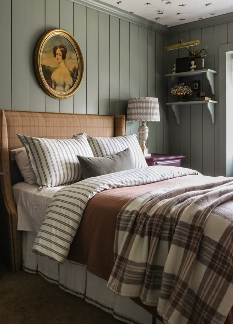 English Guest Bedroom, English Cottage Bedding, Grandpa Chic Decor, Plaid Bedroom Ideas, Cabin Bedroom Aesthetic, Mismatched Bedding, Small Cottage Bedroom, Cozy Coastal Bedroom, British Bedroom