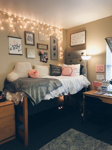 Redecorating Bedroom, Amazing Beds, College Bedroom Decor, Cozy Dorm Room, Dorm Stuff, Dorm Sweet Dorm, Dorm Inspiration, Dorm Diy, Dorm Room Diy