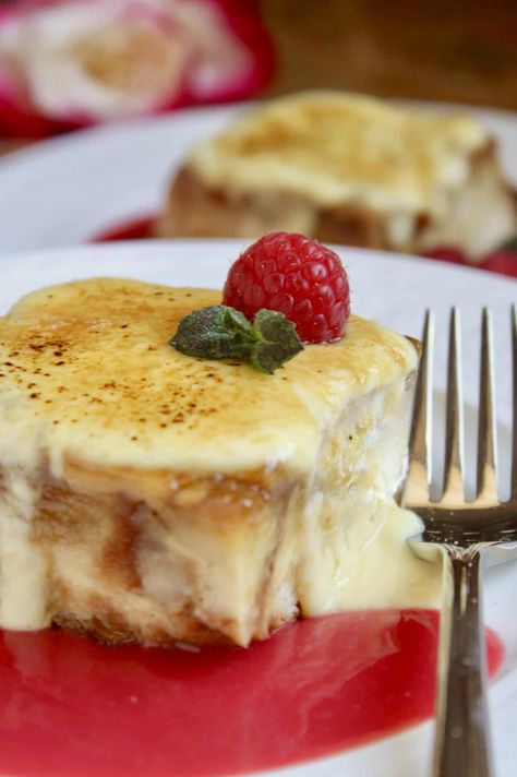 Creme Brulee Bread Pudding Recipe, Mexican Creme Brulee, Creme Brulee Bread Pudding, Pudding French Toast, Best Ever Turkey, Raspberry Creme Brulee, Custard Bread Pudding, Brulee French Toast, Custard Bread