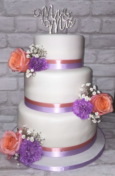 Coral And Lavender Wedding, Peach And Purple Wedding Decorations, Lilac And Coral Wedding, Purple And Peach Wedding, Lilac And Peach Wedding, Peach And Lavender Wedding, Wedding Cake Color, Lavender Wedding Decorations, Lilac And Peach Wedding Invitations