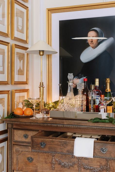 This Interior Designer Goes All Out for the Holidays—Take a Look Inside His Home Bar Chest, Cocktail Bar Set, Thanksgiving Planning, Bandeja Bar, Gold Bar Cart, Chicago Apartment, Bar Cart Styling, Antique Bar, Red Brick House