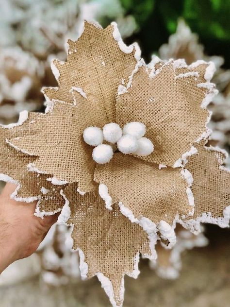 Jute Rope Crafts, Burlap Crafts Diy, Diy Crafts Keychain, Furniture Color Schemes, Rope Craft Ideas, Sunflower Burlap Wreaths, Decor Makeover, Shabby Chic Diy Crafts, Felt Christmas Tree Decorations