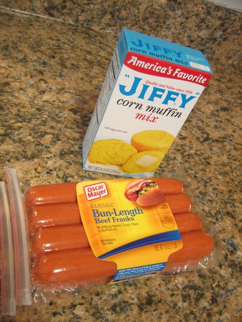 Mini Corn Dog Muffins, Birthday Dinner Ideas, Dinner Ideas For Kids, Jiffy Recipes, Dog Muffins, Homemade Corndogs, Corn Dog Muffins, Mini Corn Dogs, Corndog Recipe