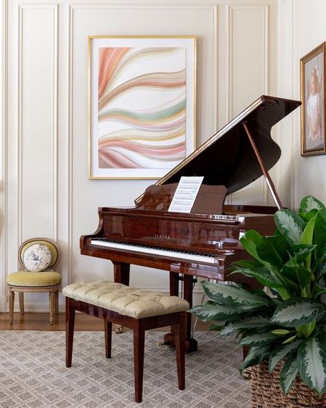 Pretty Piano, Baby Grand Piano In Small Living Room, Baby Grand Piano In Small Space, Grand Piano Interior Design, Grand Piano Small Room, Piano Studio Room, Upright Piano Decor, Grand Piano Living Room, Small Grand Piano