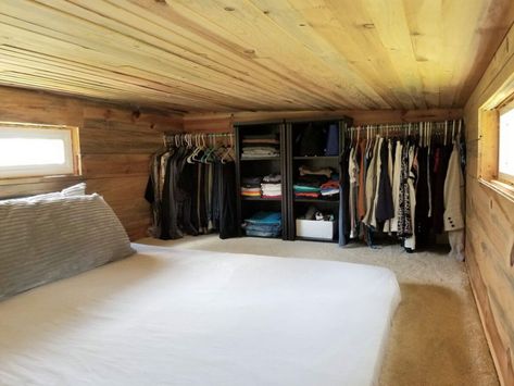 Tiny Home Loft Storage, Tiny House Master Bed, Tiny House Storage Ideas Bedroom, Tiny Home Bedroom Loft, Tiny Home Closet Storage, Tiny House Clothing Storage, Tiny House Loft Storage Ideas, Tiny Home Clothes Storage, Tiny Home Closet Ideas