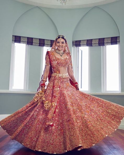 Kajal Aggarwal's Royal Bridal Lehenga Was An Absolute Stunner! Check Out All Her Bridal Looks! Lehenga With Price, भारतीय दुल्हन संबंधी, Best Wedding Dress Designers, Latest Lehenga Designs, डिजाइनर कपड़े, Bridal Lehenga Designs, Latest Bridal Lehenga, Wedding Lehenga Designs, Anamika Khanna