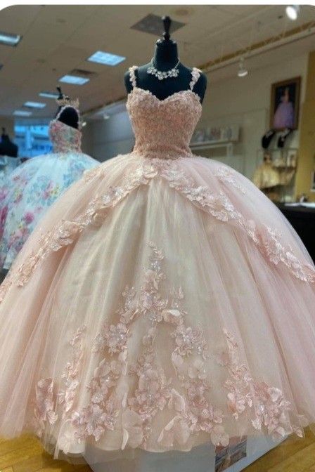 Light Pink Quinceanera, White Quince Dress, Light Pink Quinceanera Dresses, White Plus Size Dress, Pink Quinceanera Dresses, Xv Dresses, Debut Dresses, Dresses Black And White, Pink Quinceanera