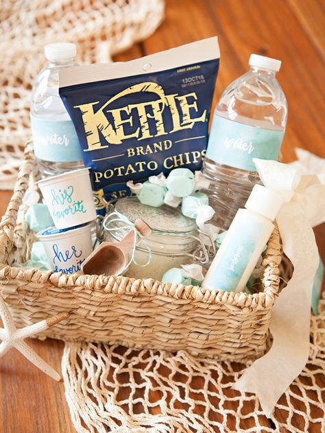 How to make the most darling beach wedding, hotel welcome gifts! Wedding Welcome Baskets, Guest Basket, Wedding Guest Gift Bag, Modern Wedding Theme, Welcome Basket, Hotel Welcome Bags, Welcome Baskets, Wedding Welcome Gifts, Beach Wedding Gifts