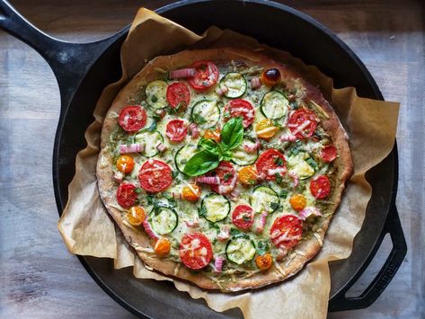 Cast Iron Whole Wheat & Herb Sourdough Pizza Crust Recipe ~ Homestead and Chill Sourdough Pizza Crust Recipe, Sourdough Pizza Dough Recipe, Sourdough Pizza Dough, Sourdough Pizza Crust, Whole Wheat Sourdough, Baking Projects, Sourdough Pizza, Veggie Meals, Pizza Crust Recipe