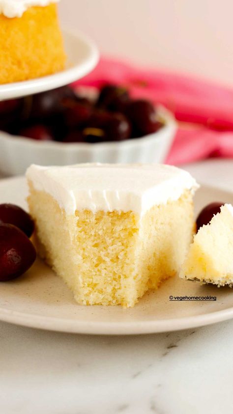 Vanilla Sponge Cake (Eggless) / Eggless Butter Cake Cake Blender, Eggless Vanilla Sponge Cake, Eggless Vanilla Cake Recipe, Eggless Sponge Cake, Cake Flour Substitute, Orange Yogurt, Boxed Cake Mixes Recipes, Sweet Whipped Cream, Oatmeal Cake