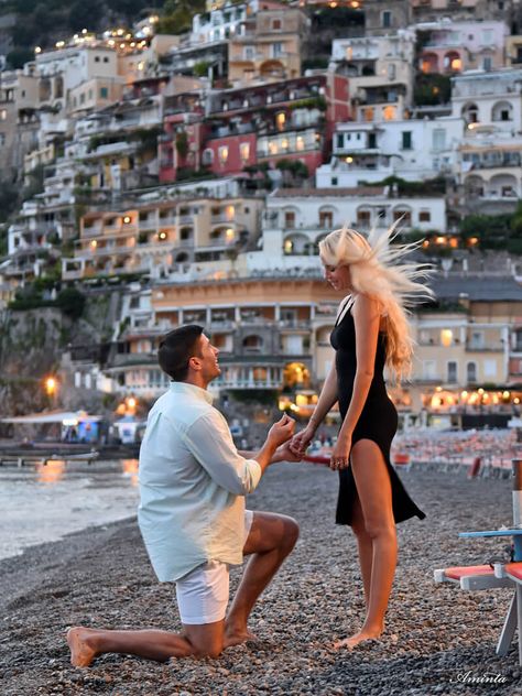 Italy Honeymoon Itinerary, Proposal Inspiration, Romantic Marriage, Beach Proposal, Luxury Boat, Italy Honeymoon, Romantic Proposal, Wedding Proposals, Engagement Ideas