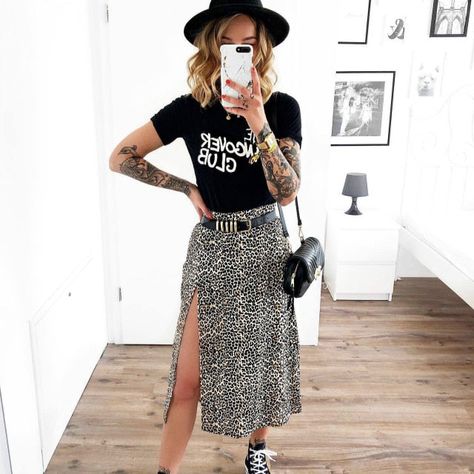 Summer Long Skirts, Midi Skirts Summer, Classy Blouses, Long Skirt Summer, Mode Grunge, Bohemian Skirt, Skirt Casual, Pastel Outfit, Leopard Print Skirt