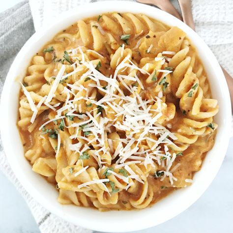 Pumpkin Pasta Sauce - Your Choice Nutrition Pumpkin Pasta Recipe, Pumpkin Pasta Sauce, Pumpkin Pasta, High Calorie Meals, Sauteed Vegetables, Meatless Monday, Pasta Sauce, Pumpkin Recipes, Pumpkin Puree