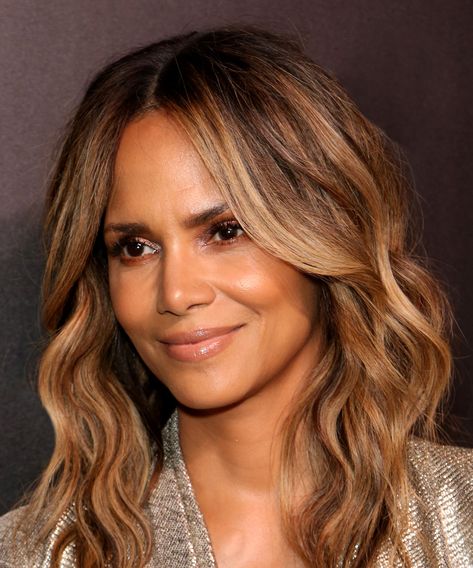 Deep Set Eyes, Hair To One Side, Celebrity Hair Stylist, Long Straight Hair, Halle Berry, New Haircuts, Chapter 3, Cool Haircuts, Layered Haircuts