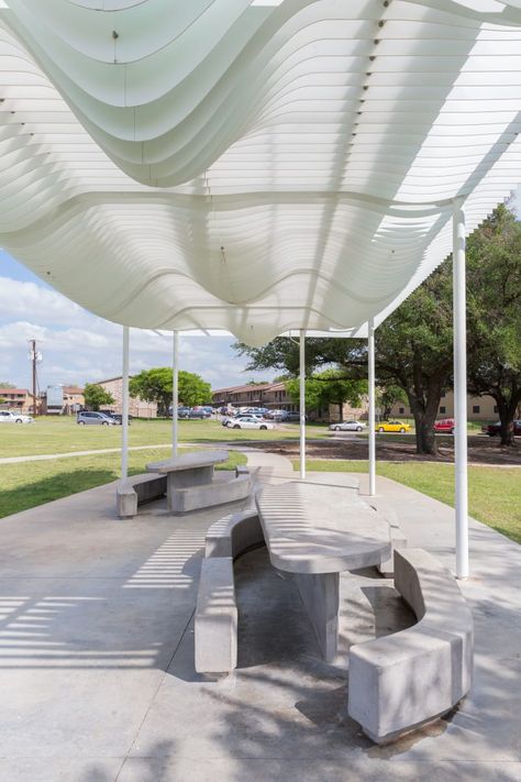 Murray Legge Architecture, LEONID FURMANSKY · Westmoreland Park Pavillion · Divisare Pergola Architecture, Hot Sunny Day, Park Pavilion, Canopy Architecture, Pavilion Architecture, Urban Landscape Design, Public Seating, Landscape Elements, Wall Seating