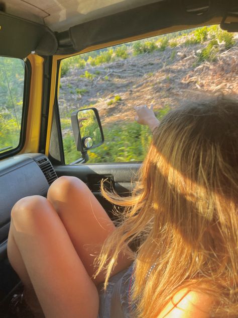 Jeep, jeep life, yellow jeep wrangler, jeep wrangler, sunshine picture, picture inspo, summer, summer picture inspo, 70s, 60s, aesthetic, 70s aesthetic, 60s aesthetic Jeep Mom Aesthetic, Yellow Jeep Aesthetic, Aesthetic Jeep Wrangler, Jeep Picture Ideas, Ywam Kona, Yellow Jeep Wrangler, Jeep Aesthetic, Cottage Community, Heather Mcnamara