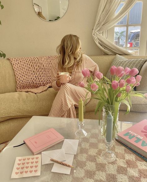 Girly Living Room, Being Girly, Girly Aesthetics, Image Girly, Girl Apartment, Girly Apartments, Girly Apartment Decor, Trendy Apartment, Dream Apartment Decor