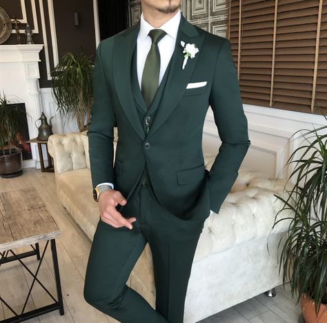 Green Suit Men, Green Wedding Suit, Dark Green Wedding, Wedding Kurta, Sartorial Style, Green Tuxedo, Wedding Suits Groom, Suits Men, Stylish Suit