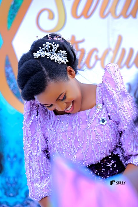 Bridal Gomesi Uganda, Bridal Pony, Introduction Ideas, Natural Bridal Hair, Black Brides Hairstyles, Natural Hair Wedding, Natural Hair Woman, Natural Wedding Hairstyles, Gorgeous Bridesmaid Dresses