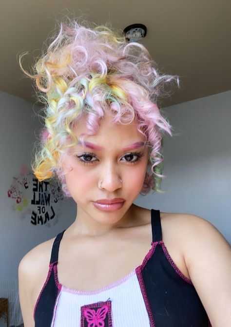 Multi Colored Curly Hair, Curly Rainbow Hair, Colorful Curly Hair, Poc Hairstyles, Kawaii Hairstyles, Pretty Hair Color, Yellow Hair, Pastel Hair, Dye My Hair