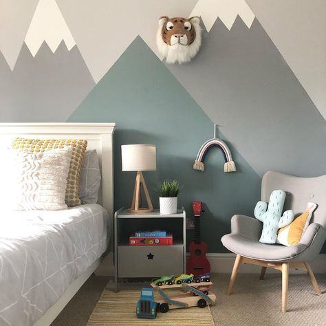 CREATIVE PAINT IDEAS FOR WALLS IN KIDS' ROOMS - Kids Interiors Kids Room Wall Painting, Simple Kids Room, Kids Room Wall Paint, Rainbow Rooms, Simple Kids Rooms, Kids Bedroom Paint, Polka Dot Curtains, Ideas For Painting, Oval Room Blue