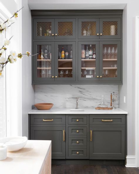 Built In Bar Cabinet, Wet Bar Cabinets, Built In Wet Bar, Basement Wet Bar, Wet Bar Designs, Dining Room Built In, Kitchen Wet Bar, Bar Nook, Home Wet Bar