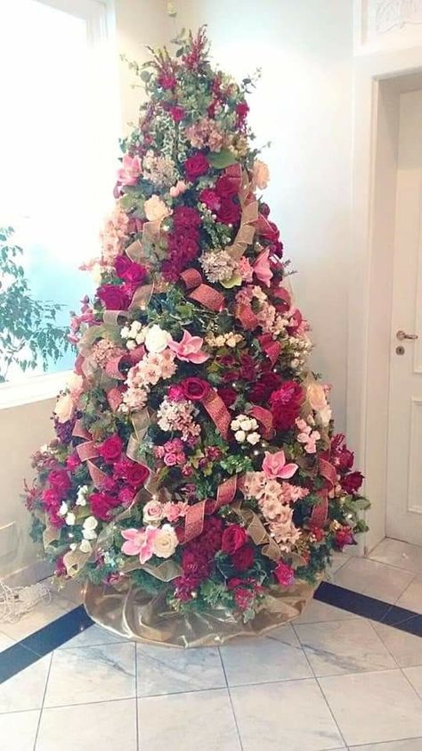 Christmas Trees Decorated With Flowers, All Year Round Christmas Tree, Red Pink Christmas Tree, Spring Christmas Tree, Fun Christmas Trees, Rose Christmas Tree, Valentines Tree, Rustic Christmas Tree Decor, Floral Christmas Tree