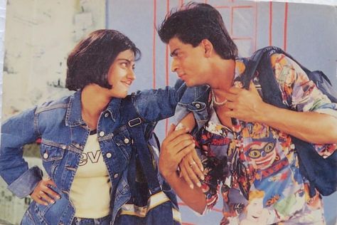 Anjali Kuch Kuch Hota Hai Outfits, Fleamont Potter, Shahrukh Khan And Kajol, Srk Movies, Vintage Bollywood Aesthetic, Bollywood Aesthetic, 90s Bollywood Aesthetic, Kuch Kuch Hota Hai, Desi Love