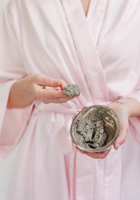 3 Uses for Bentonite Clay - A Beautiful Mess Homemade Dry Shampoo, Shampoo Recipe, Skin Detox, A Beautiful Mess, Bentonite Clay, Mud Mask, Clay Masks, Beautiful Mess, My Bathroom