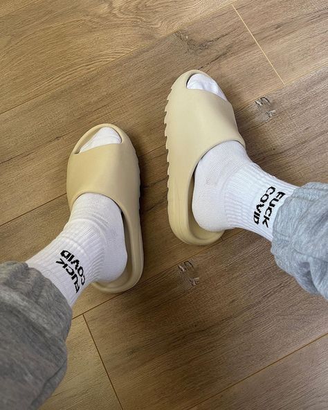 Yeezy Slides, Dream Shower, Desert Sand, Adidas Yeezy, Kanye West, Slippers, Adidas, Shower, Sneakers