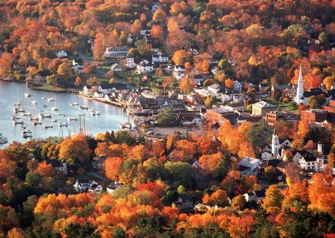 Camden - Maine Camden Maine, Studera Motivation, Eclipse Lunar, Visit Maine, Maine Vacation, Maine Travel, New England Travel, New England Fall, Autumn Foliage