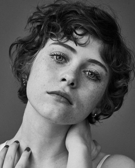 Potrait Refrences Celebrity, Face Portrait Reference Black And White, Rembrandt Photography, Head Tilted To The Side, Mouth References, Sketch Faces, Sophia Lillis, 100 Heads, 얼굴 드로잉