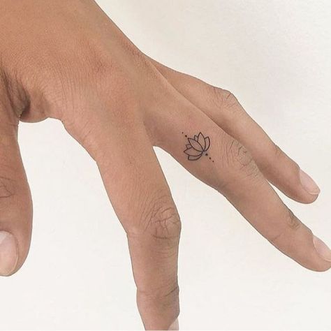 Tattoo Ideas Female Unique, Tattoo For Woman, Finger Tattoo Ideas, Small Lotus Tattoo, Tiny Finger Tattoos, Small Finger Tattoos, Finger Tattoo For Women, Tattoo Female, Handpoke Tattoo