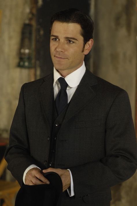 Yannick Bisson. Pretty cute! William Murdoch, Jack Hudson, Helene Joy, Murdock Mysteries, Yannick Bisson, Detective Shows, Murdoch Mysteries, Fbi Agent, Film Serie