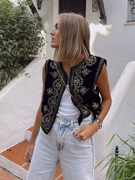 none Black Waistcoat, Velvet Vest, Jumpsuit Outfit, Vintage Mode, Vest Coat, Moda Plus, Black Vest, Sleeveless Jacket, Vest Fashion