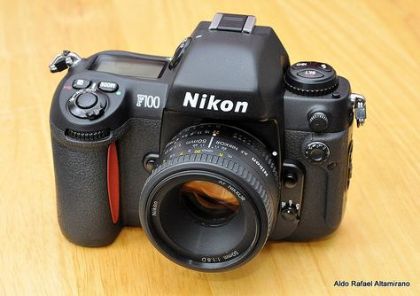 Nikon F100. On its way to me right now. Super excited to start learning film. Vintage Camera Aesthetic, Nikon Film Camera, Nikon F100, Canon Camera Models, Classic Road Bike, Nikon Digital Camera, Film Technique, Nikon Cameras, Nikon D7200