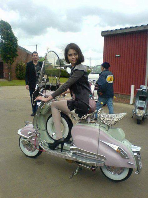 Matching legs Pink Scooter, Custom Vespa, Classic Vespa, Retro Scooter, Motos Vintage, Mod Scooter, Vespa Girl, Lambretta Scooter, Mod Girl