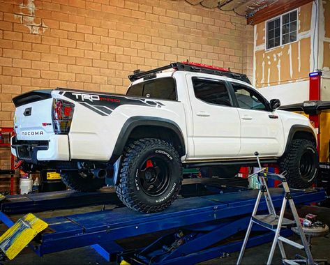 Toyota Tacoma Lifted, Toyota Tacoma Off Road, White Toyota, Toyota Tacoma Mods, Tacoma Off Road, Toyota Pickup 4x4, Tacoma Mods, Toyota Tacoma 4x4, Tacoma 4x4