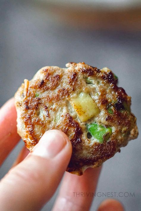 Turkey Avocado Patties For Baby (BLW) Toddlers, Kids - ThrivingNest Fpies Friendly Recipes, Blw Ground Turkey Recipes, Ground Beef Blw Recipe, Baby Veggie Patties, Blw Recipes 6 Months Lunch, Avocado Blw Recipes, Egg Free Blw, Blw Ground Beef Recipes, Turkey Nuggets For Baby