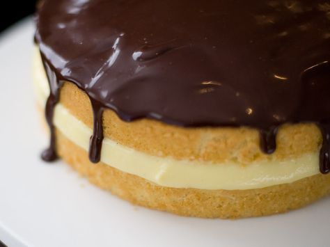 Devonshire Cream, Boston Cream Pie Recipe, Cream Cake Recipe, Chocolate Ganache Recipe, Martha Stewart Recipes, American Desserts, Ganache Recipe, Boston Cream Pie, Cake Layers