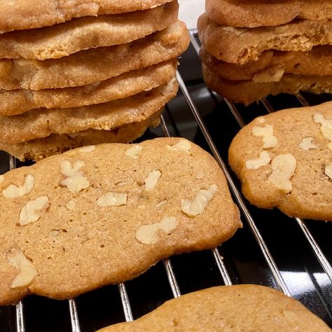 Maida Heatter’s Heirloom Walnut Icebox Cookies – My Material Life Walnut Filled Cookies, Cookies With Walnuts In Them, Walnut Flour Cookies, Black Walnut Cookies, Walnut Cookies Recipe, Sandies Cookies, Walnut Cookie Recipes, Yummy Bars, Refrigerator Cookies