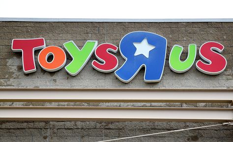 Toys R Us writes heartwarming goodbye as it prepares to close its last stores today – WGN-TV Toys R Us Logo, Us Logo, Babies R Us, Going Out Of Business, Toys R Us, Kids Branding, New Toys, Money Saving, Kids And Parenting