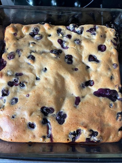 Weight Watchers Blueberry Recipes, Healthy Blueberry Bread, Blueberry Buttermilk Breakfast Cake, Kodiak Cakes Recipe, Ww Breakfast, Breakfast Quick, Blueberry Breakfast Cake, Blueberry Cake Recipes, Blueberry Coffee Cake